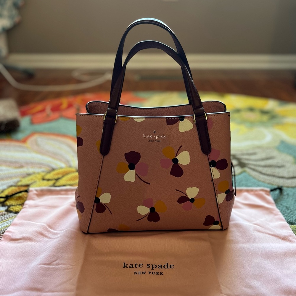 Kate Spade pink leather flower purse with detachable crossbody strap